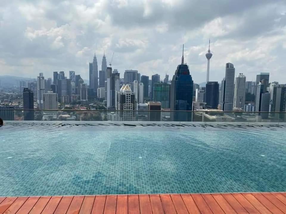 Wonderful Blue City View @Regalia Residence Kuala Lumpur Exterior photo