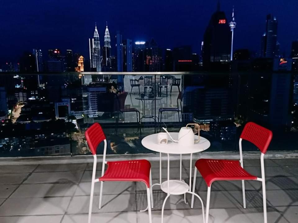 Wonderful Blue City View @Regalia Residence Kuala Lumpur Exterior photo